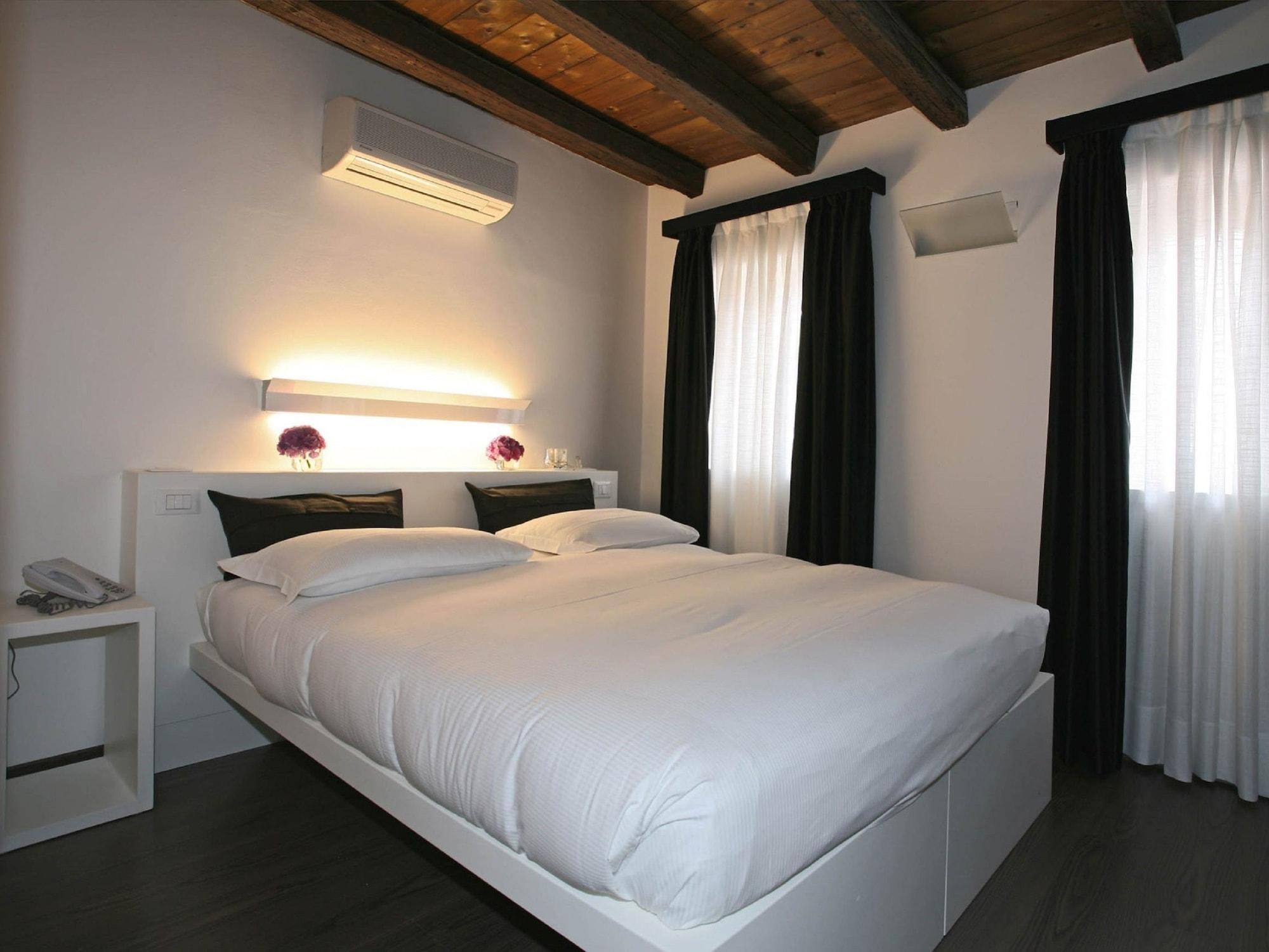 Urban Hotel Design Trieste Esterno foto