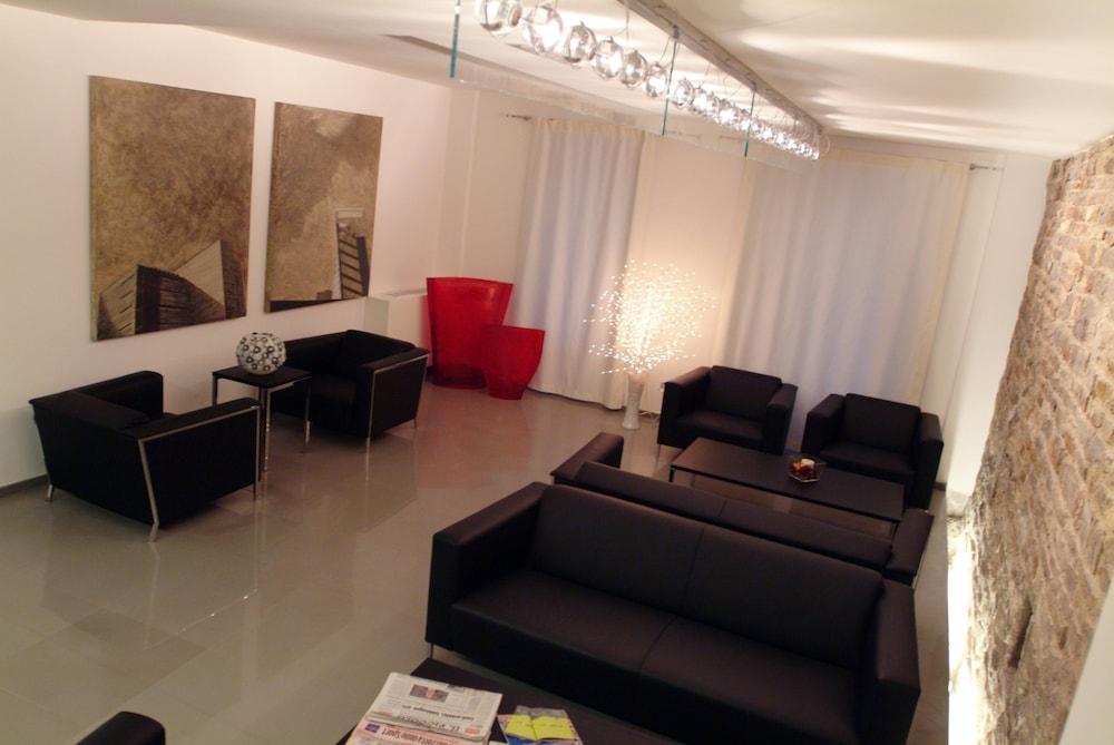 Urban Hotel Design Trieste Esterno foto