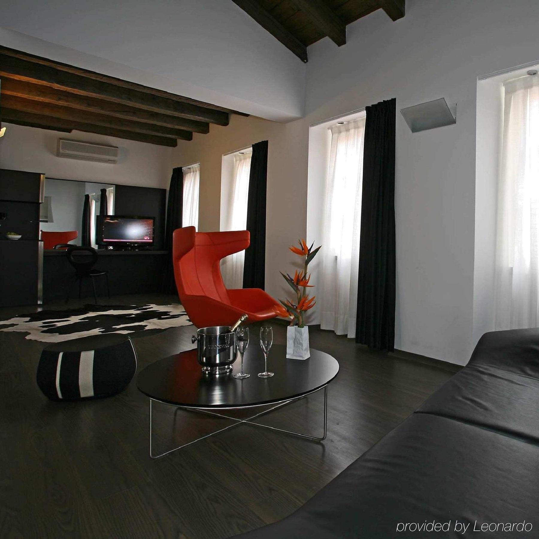 Urban Hotel Design Trieste Esterno foto