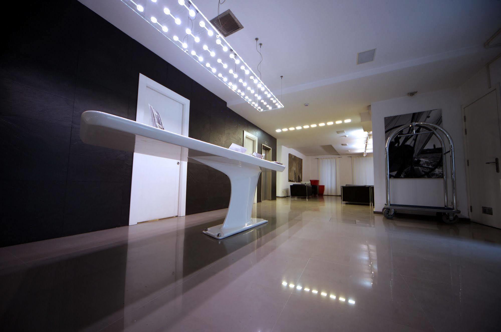 Urban Hotel Design Trieste Esterno foto